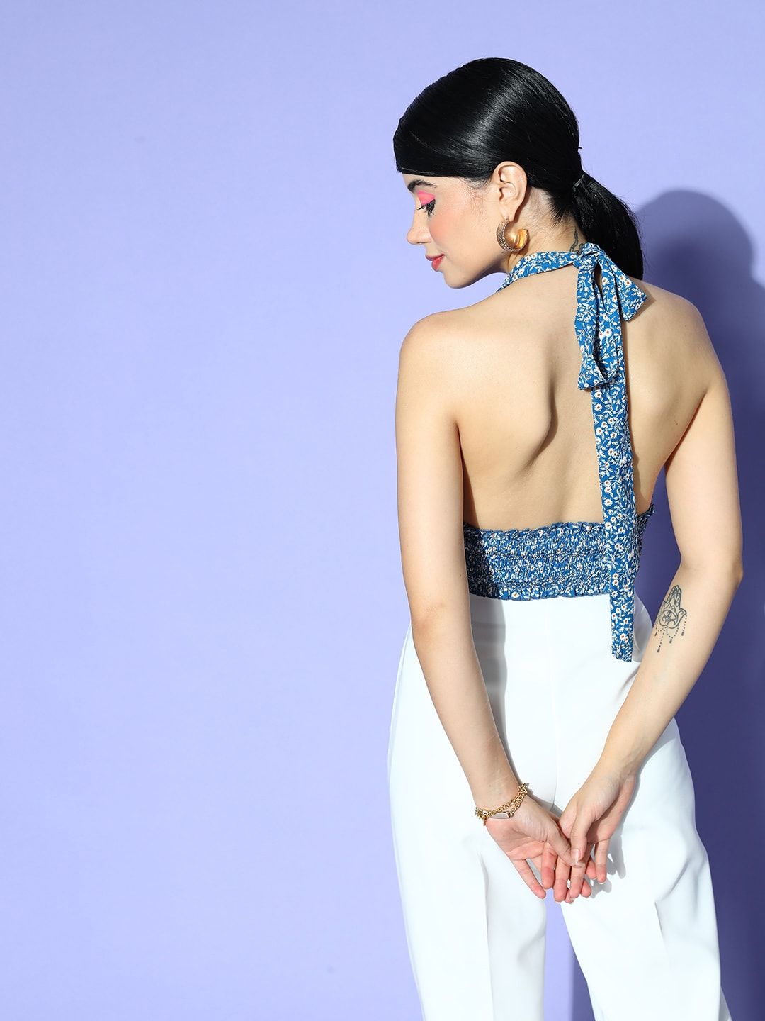 Berrylush Floral Print Halter Neck Crepe Crop Top