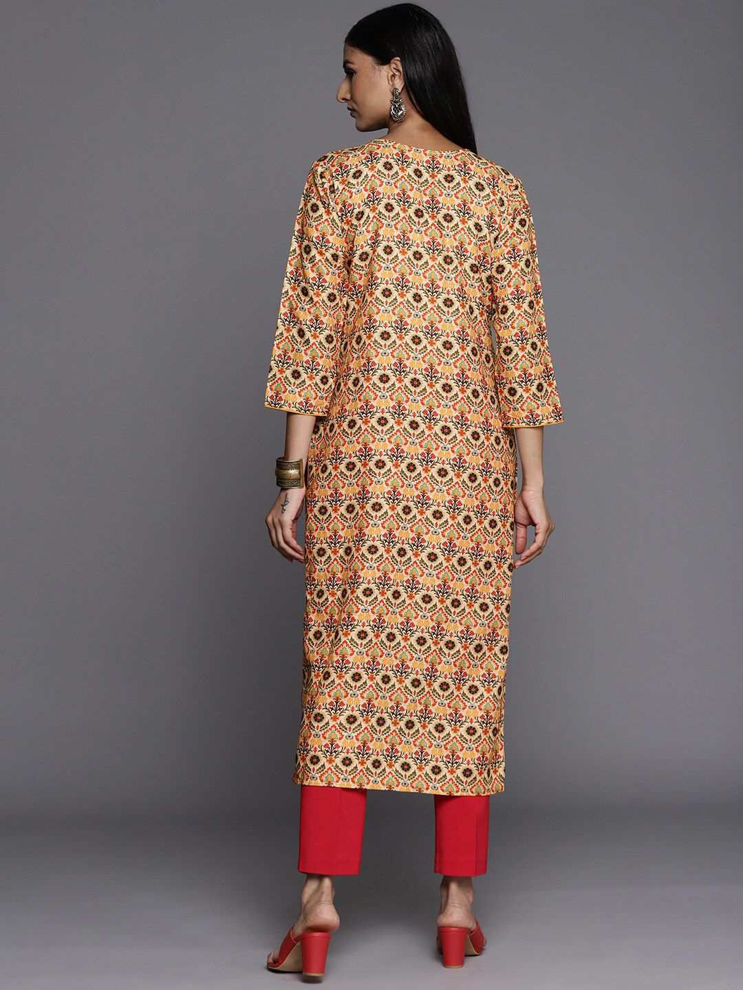 Varanga Women Yellow Printed V-Neck Winter Kurta