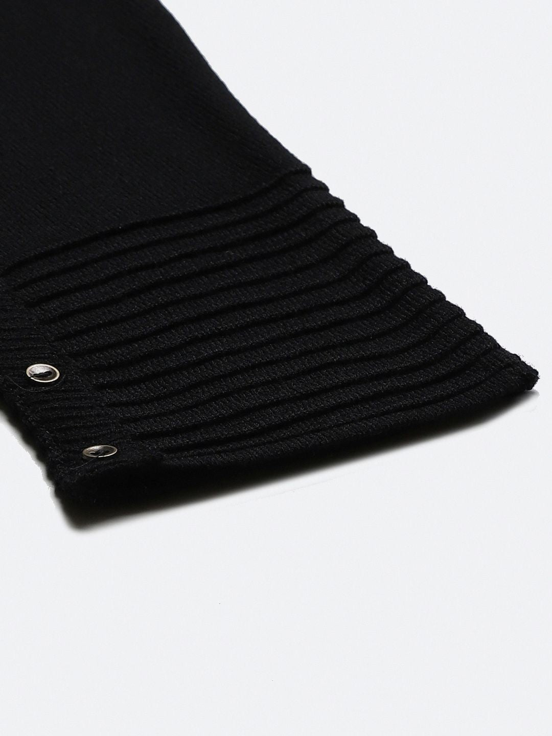 Women W Black Solid Cropped Leggings with Pintucked Hemline