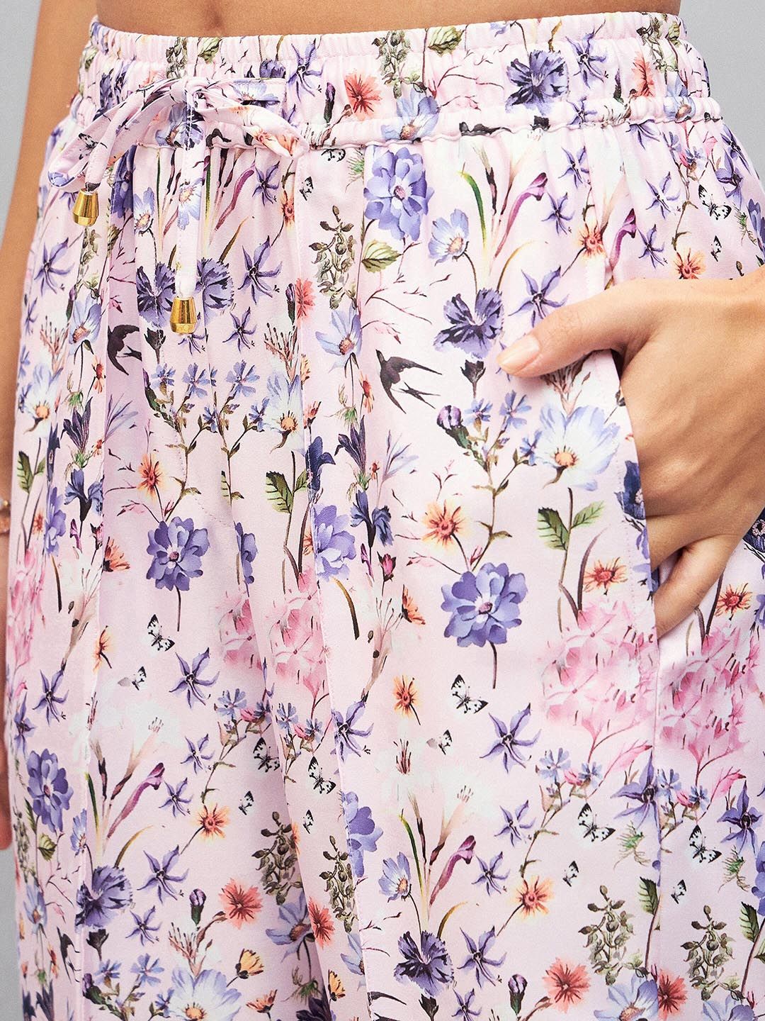 SASSAFRAS Pink Women Floral Printed Straight Fit Trousers