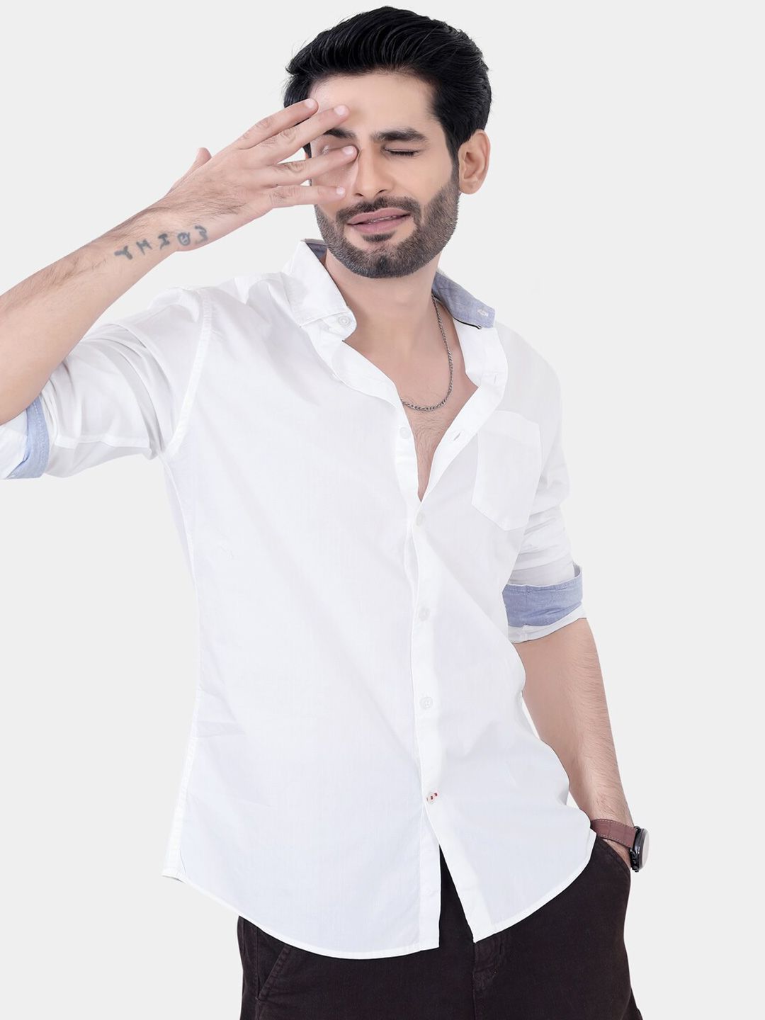 VASTRADO Classic Spread Collar Long Sleeves Slim Fit Casual Shirt