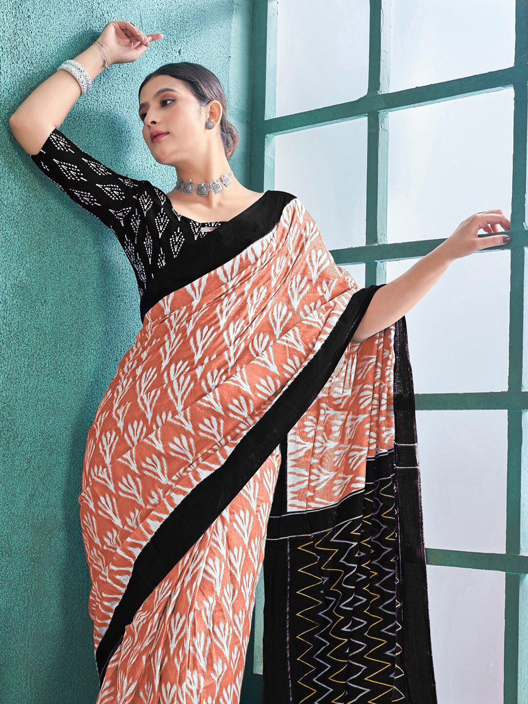 KALINI Ethnic Motifs Printed Poly Cotton Ikat Saree