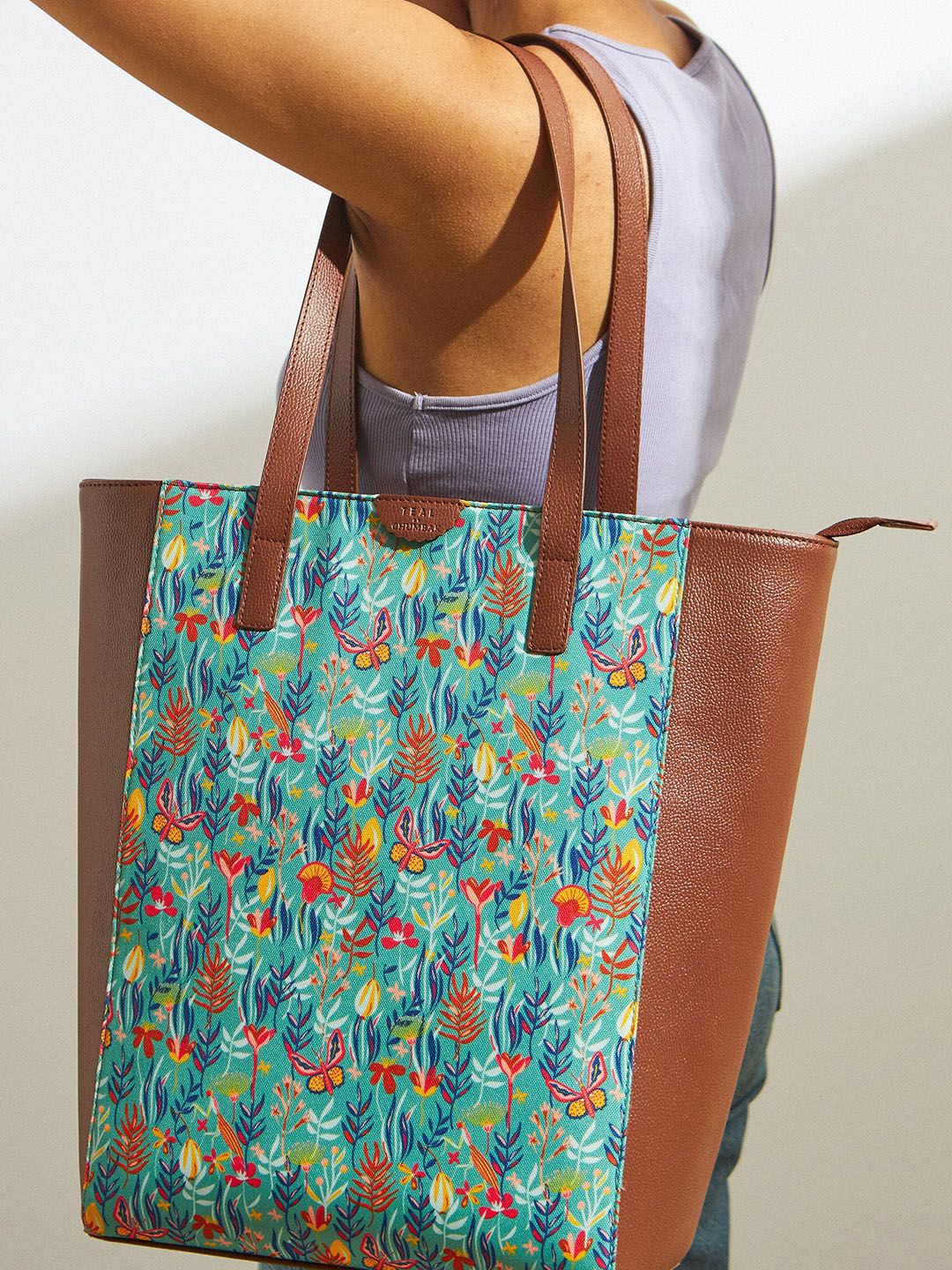TEAL BY CHUMBAK Printed Oversized Shopper Tote Bag
