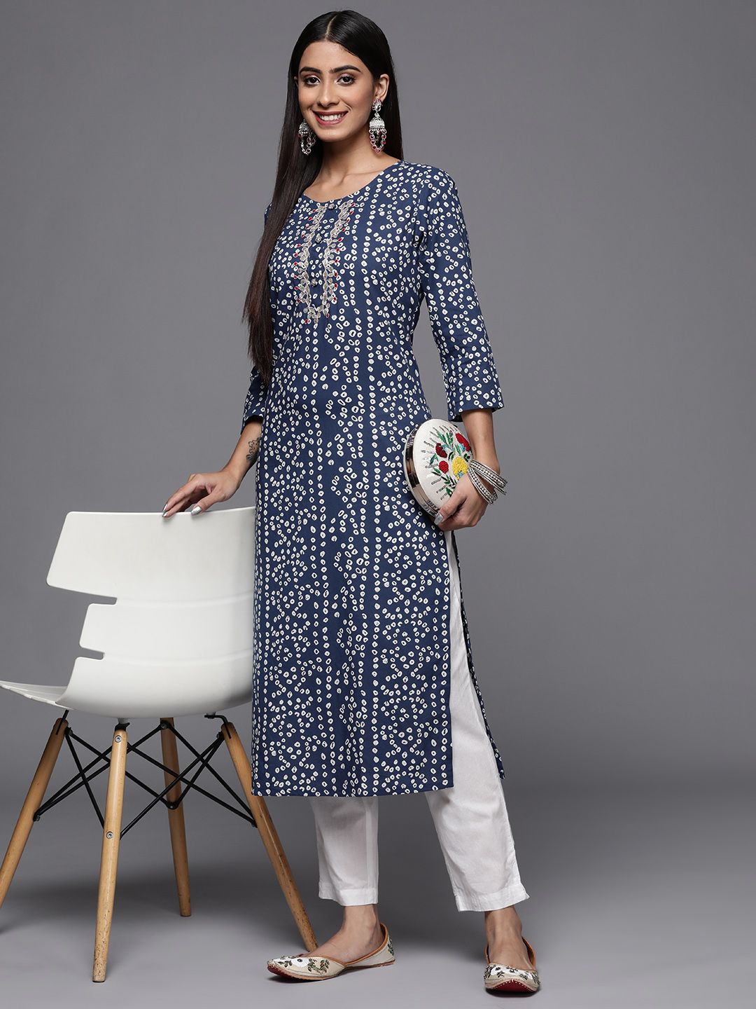 Varanga Women Blue & White Bandhani Printed Gotta Patti Straight Cotton Kurta