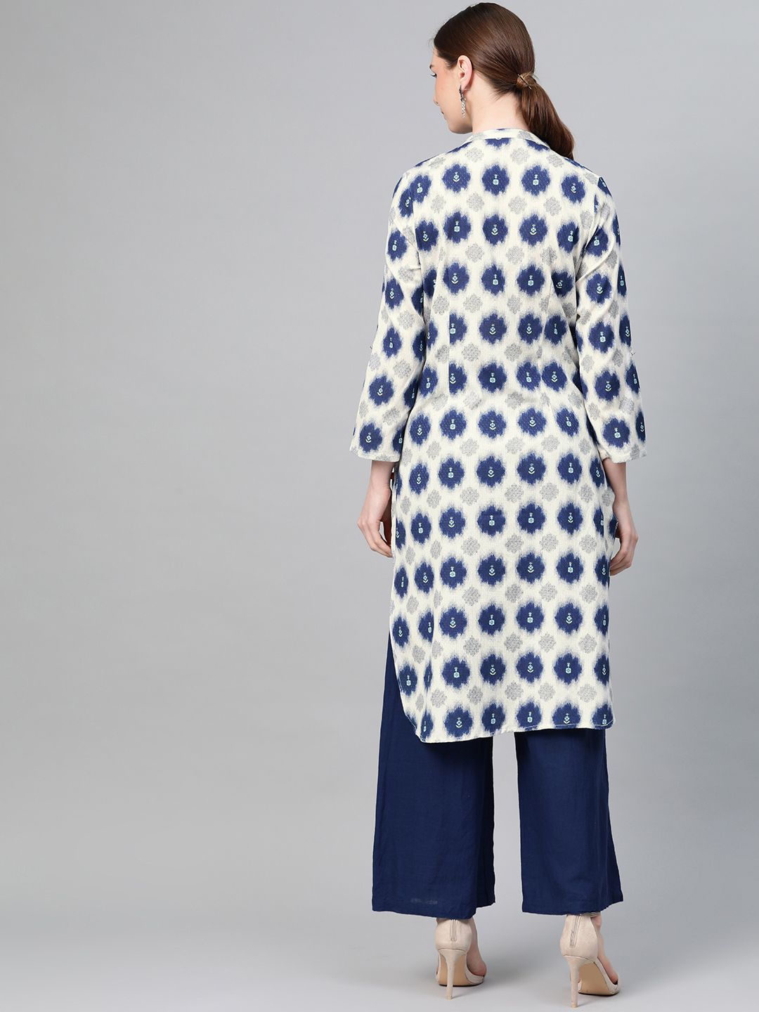 W Women Off-White & Navy Blue Printed Straight Kurta