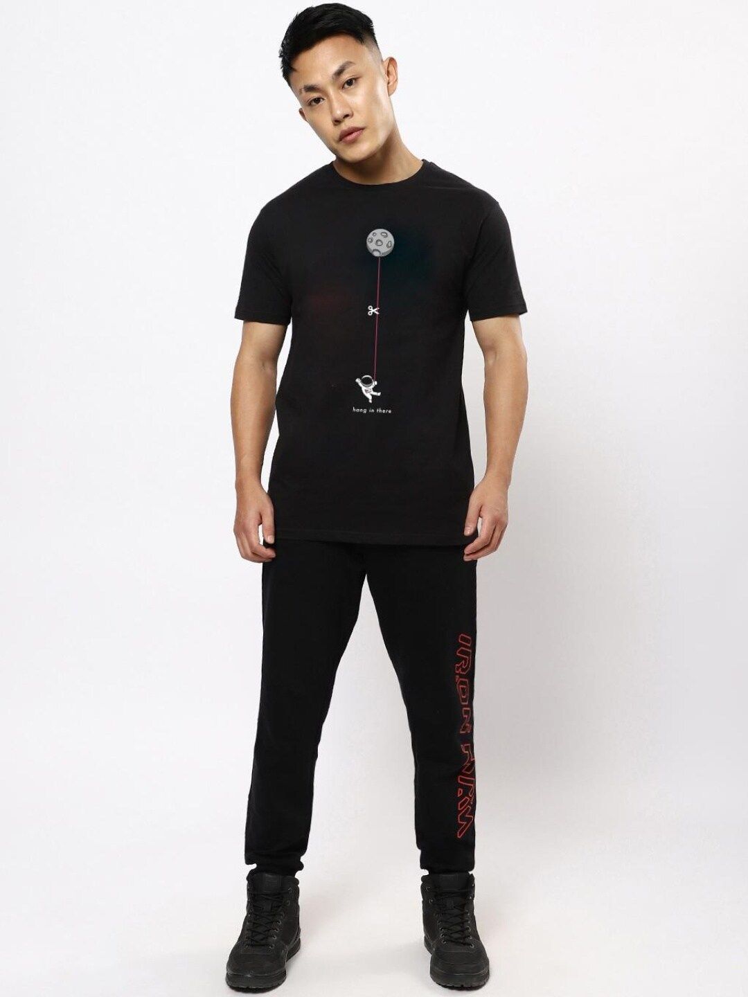 Bewakoof Men Black Printed Pure Cotton T-shirt