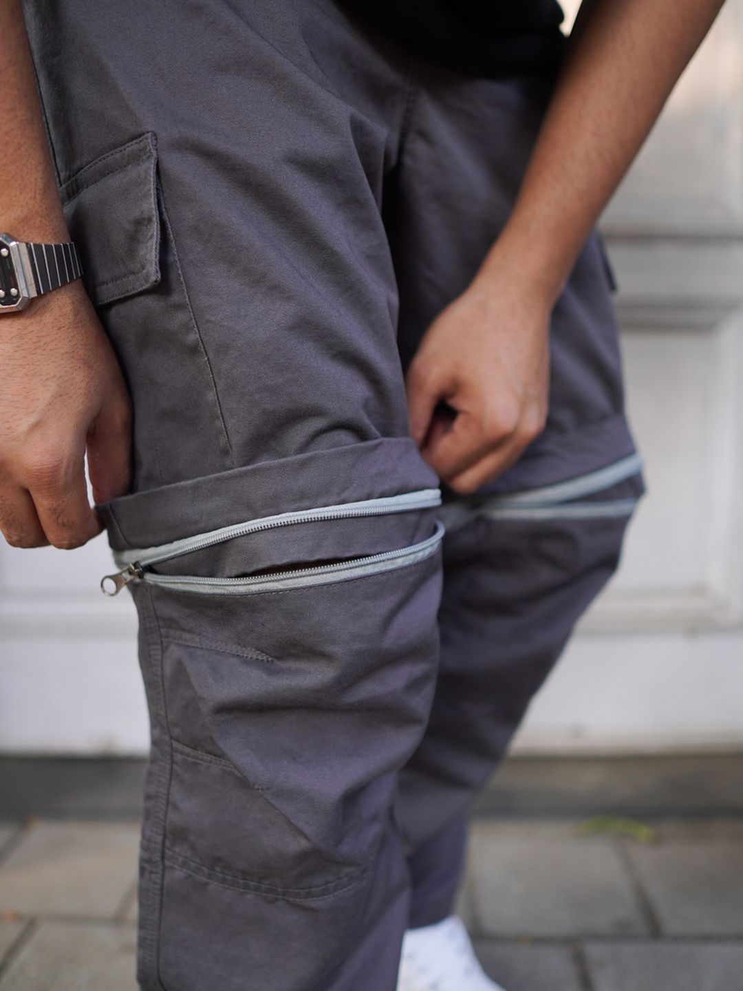 Powerlook Men Dark Grey Loose Fit Mid-Rise Cotton Cargos