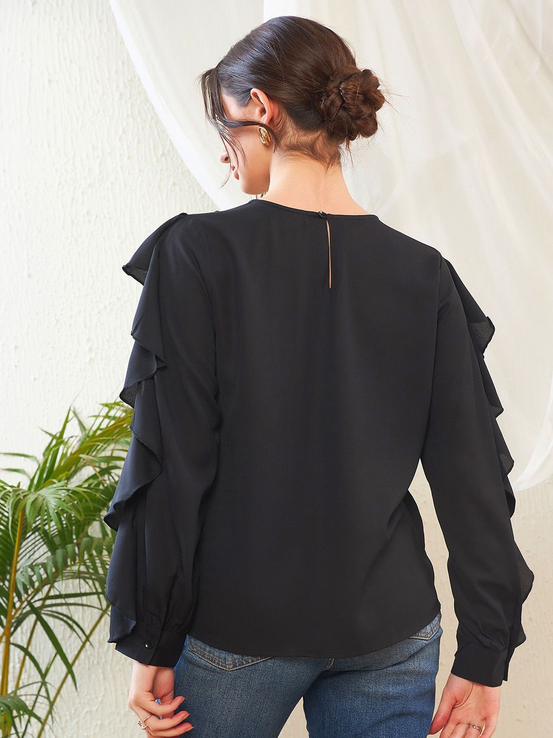 SASSAFRAS Black Cuffed Sleeves Ruffles Georgette Top