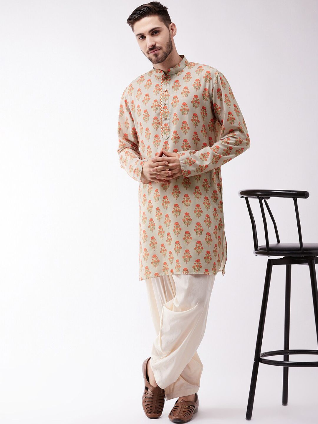 VASTRAMAY Men Beige Floral Thread Work Kurta