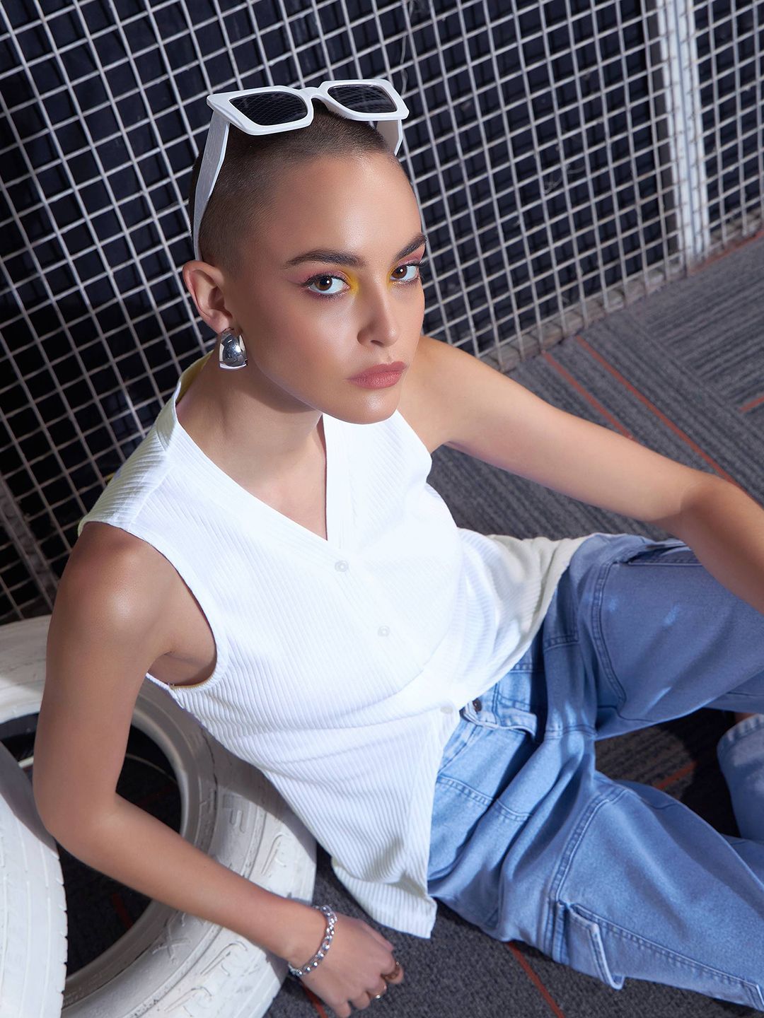 SASSAFRAS White V-Neck Sleeveless Top