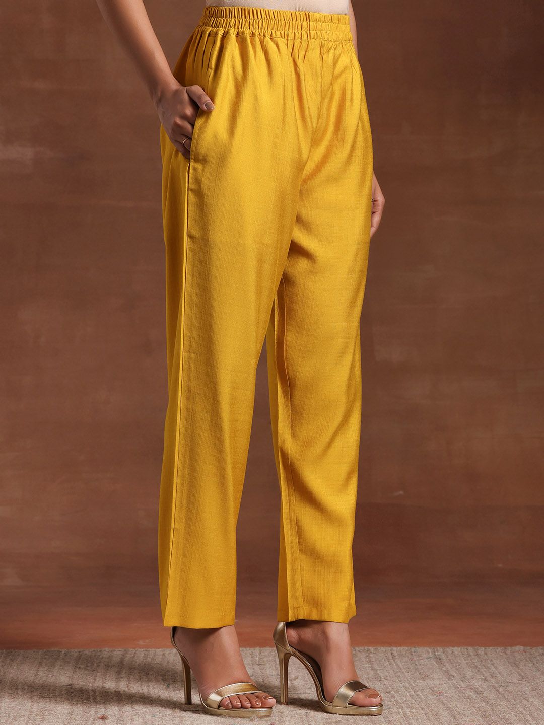 Libas Ethnic Motifs Embroidered V-Neck Three-Quarter Sleeves Kurta Set