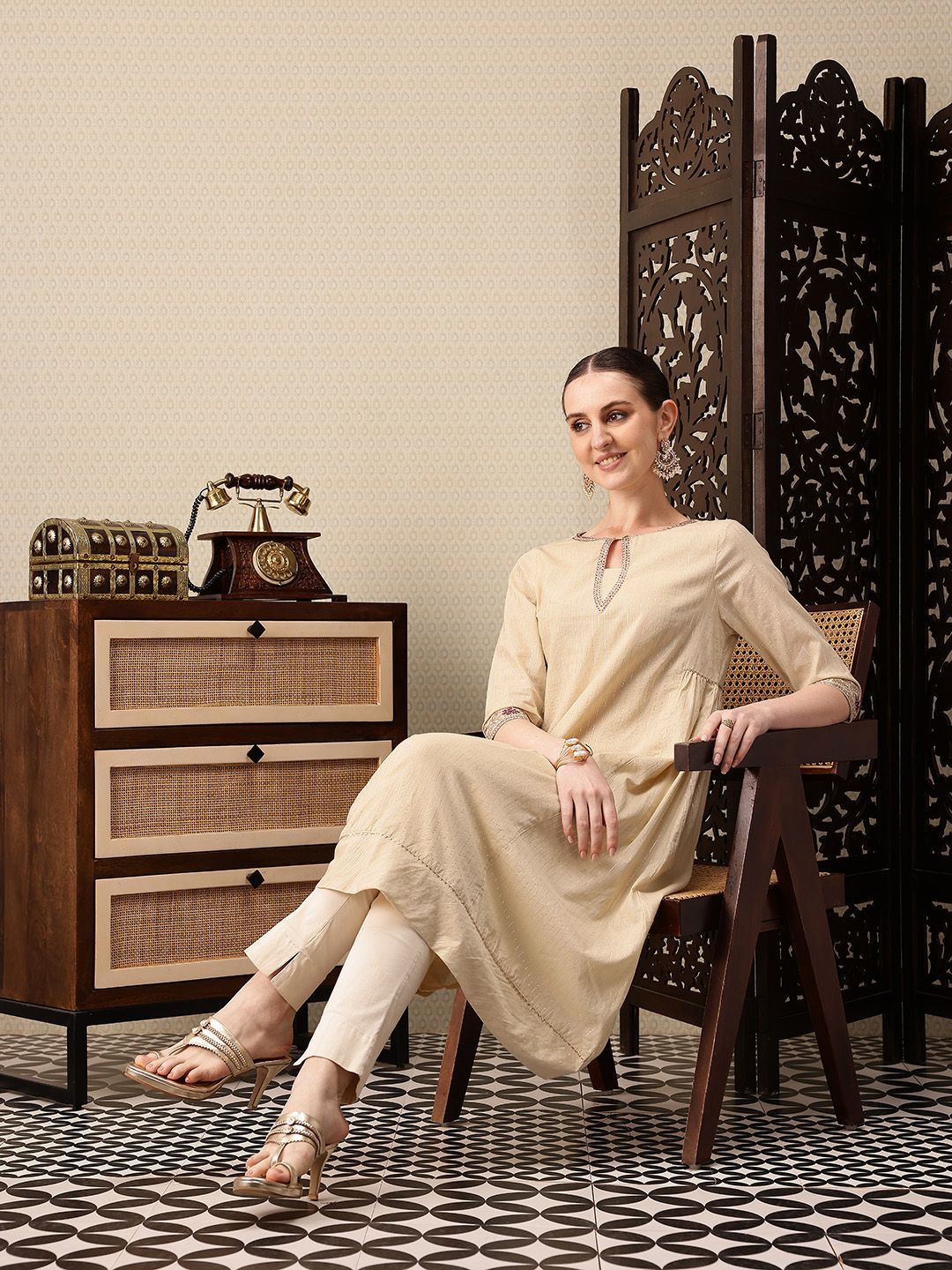 House of Pataudi Striped Keyhole Neck Sequinned A-Line Jashn Kurta