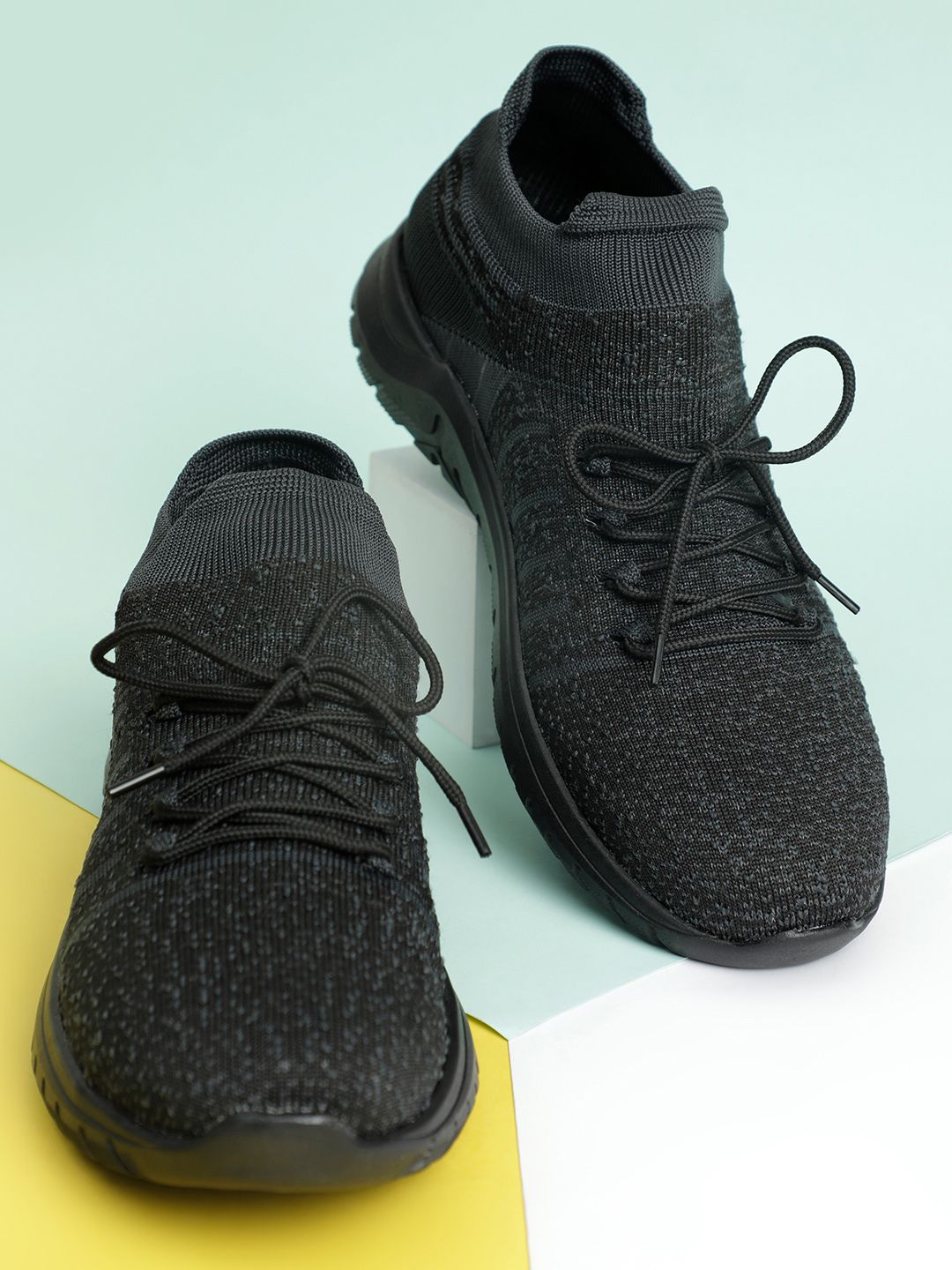 Highlander Men Anti Skid Lightweight Athleisure Sneaker