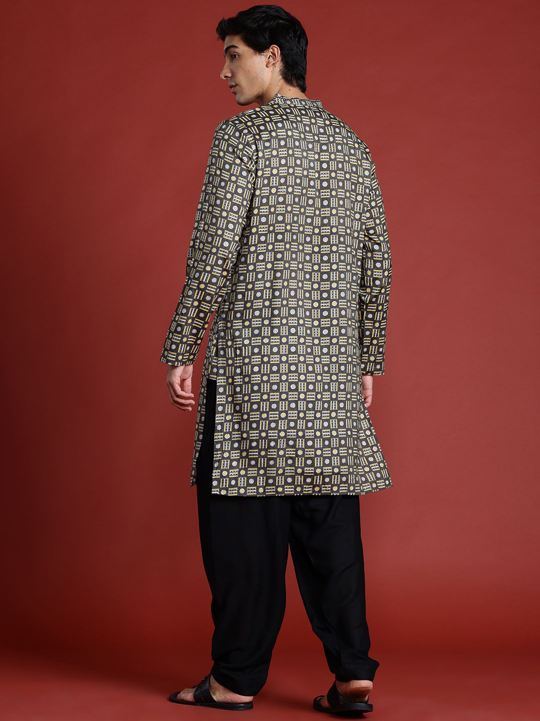 Anouk Printed Regular Thread Work Kurta with Salwar