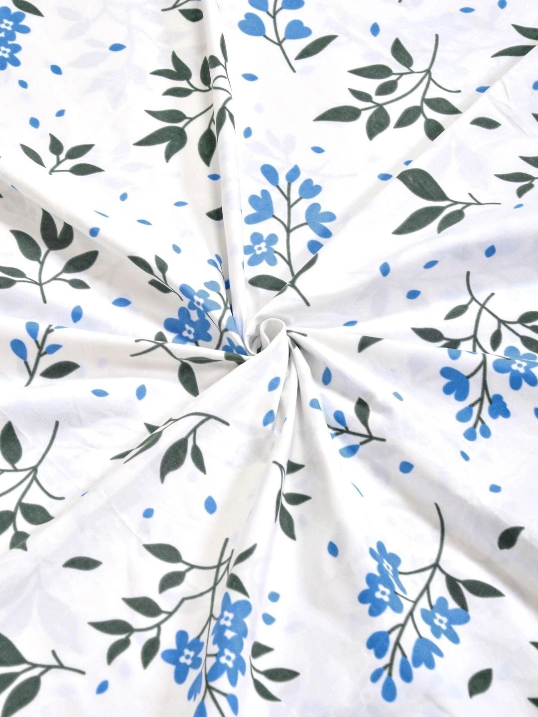 Moda Rapido X KLOTTHE White & Blue Floral 300 TC King Bedsheet with 2 Pillow Covers