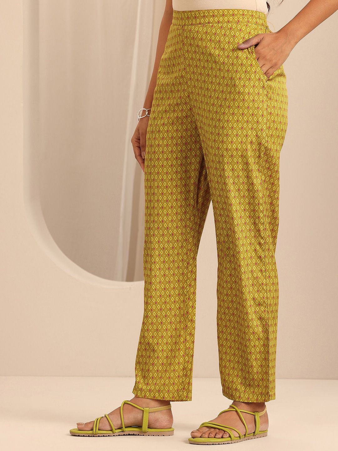 Libas Ethnic Motifs Printed Straight Kurta with Trousers