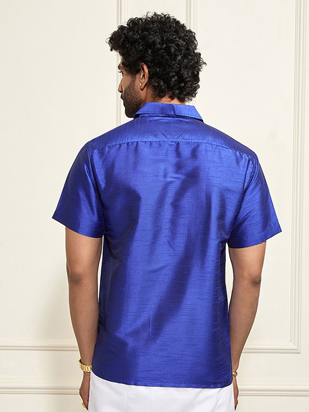 VASTRAMAY Men Blue Regular Fit Solid Party Shirt