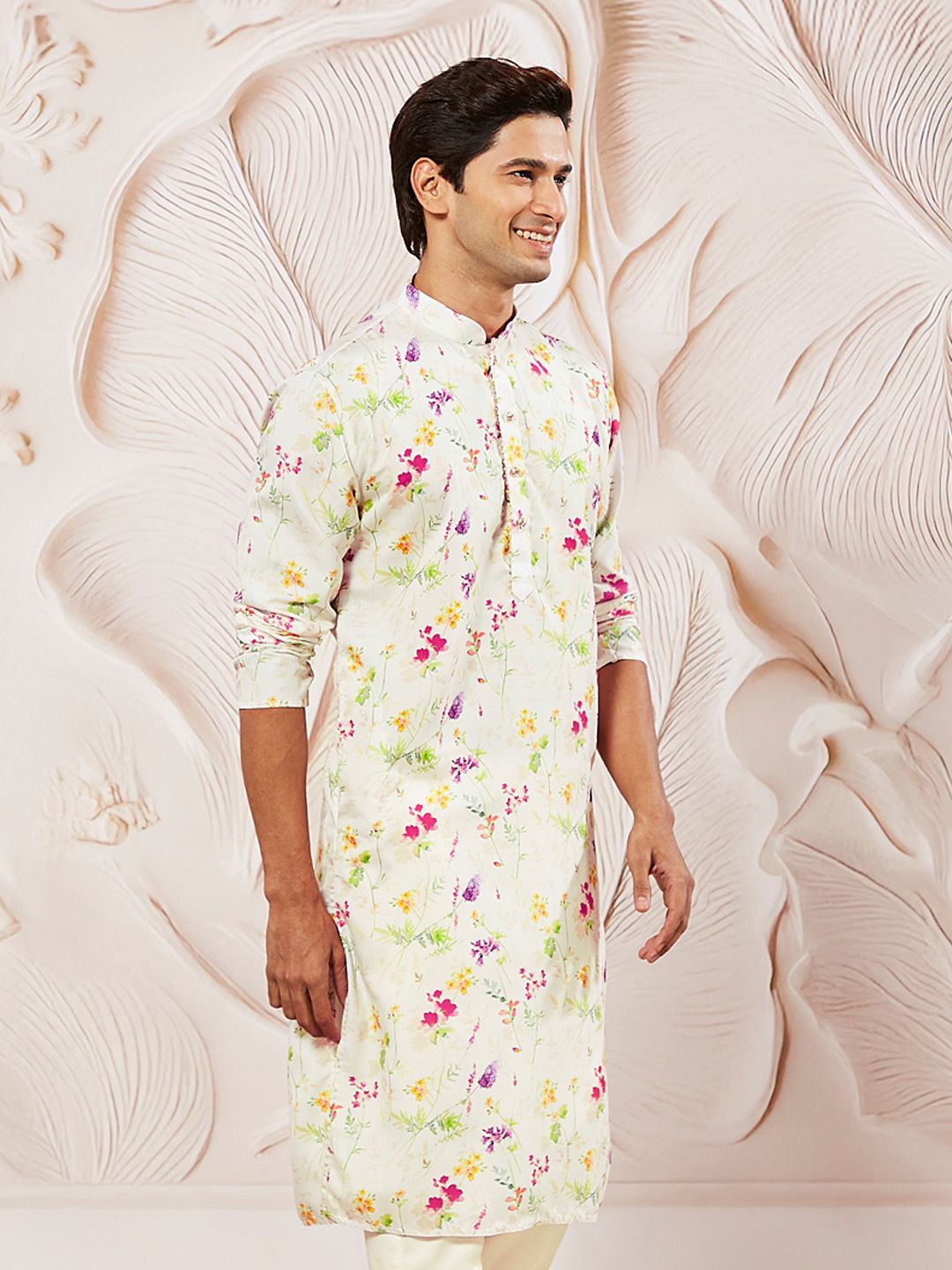 VASTRAMAY Men Cream Floral Printed Kurta