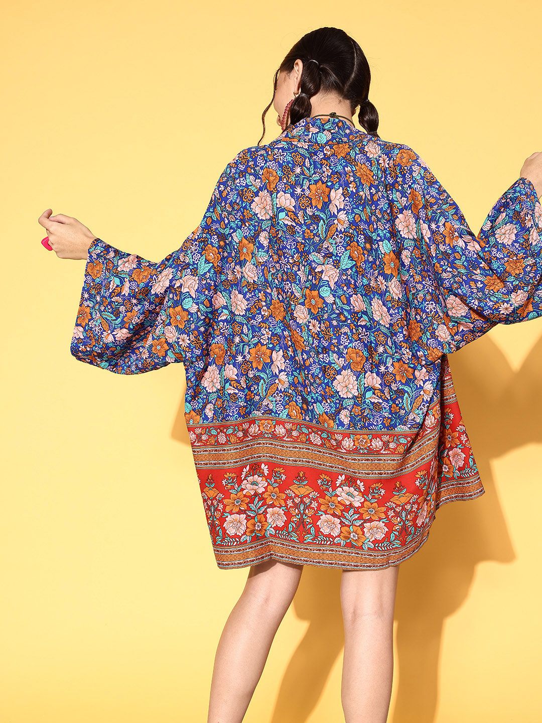 Berrylush Women Blue Printed Top with Shorts