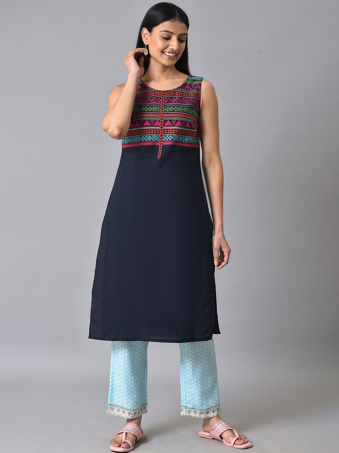 AURELIA Geometric Yoke Design Cotton Sleeveless Thread Work Kurta