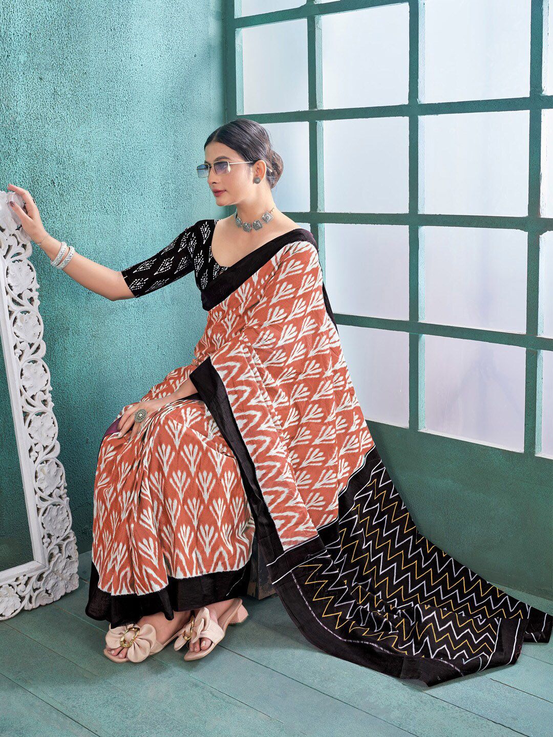KALINI Ethnic Motifs Printed Poly Cotton Ikat Saree