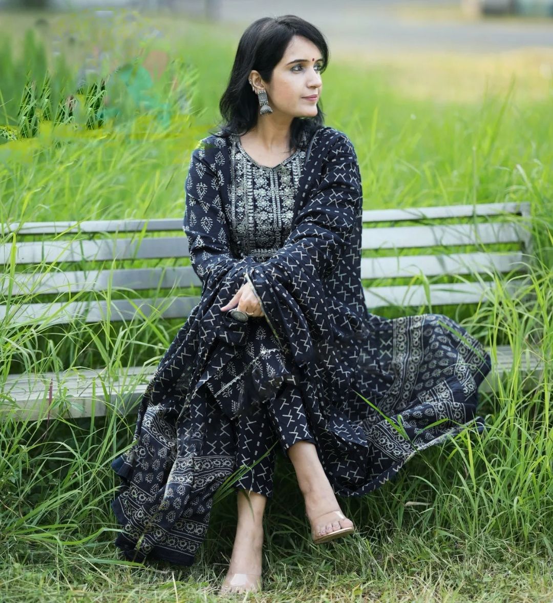 KALINI Women Ethnic Motifs Printed Regular Thread Work Kurta with Trousers & With Dupatta