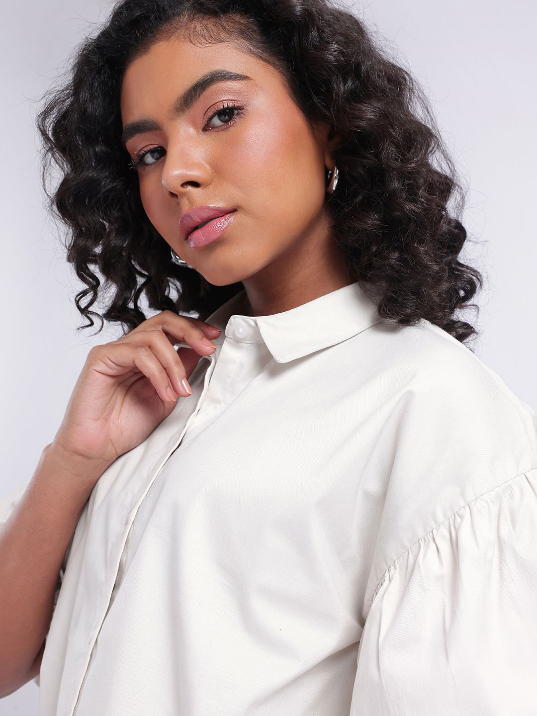 DressBerry Charming Chic Puffed Sleeves Boxy Crop Shirt