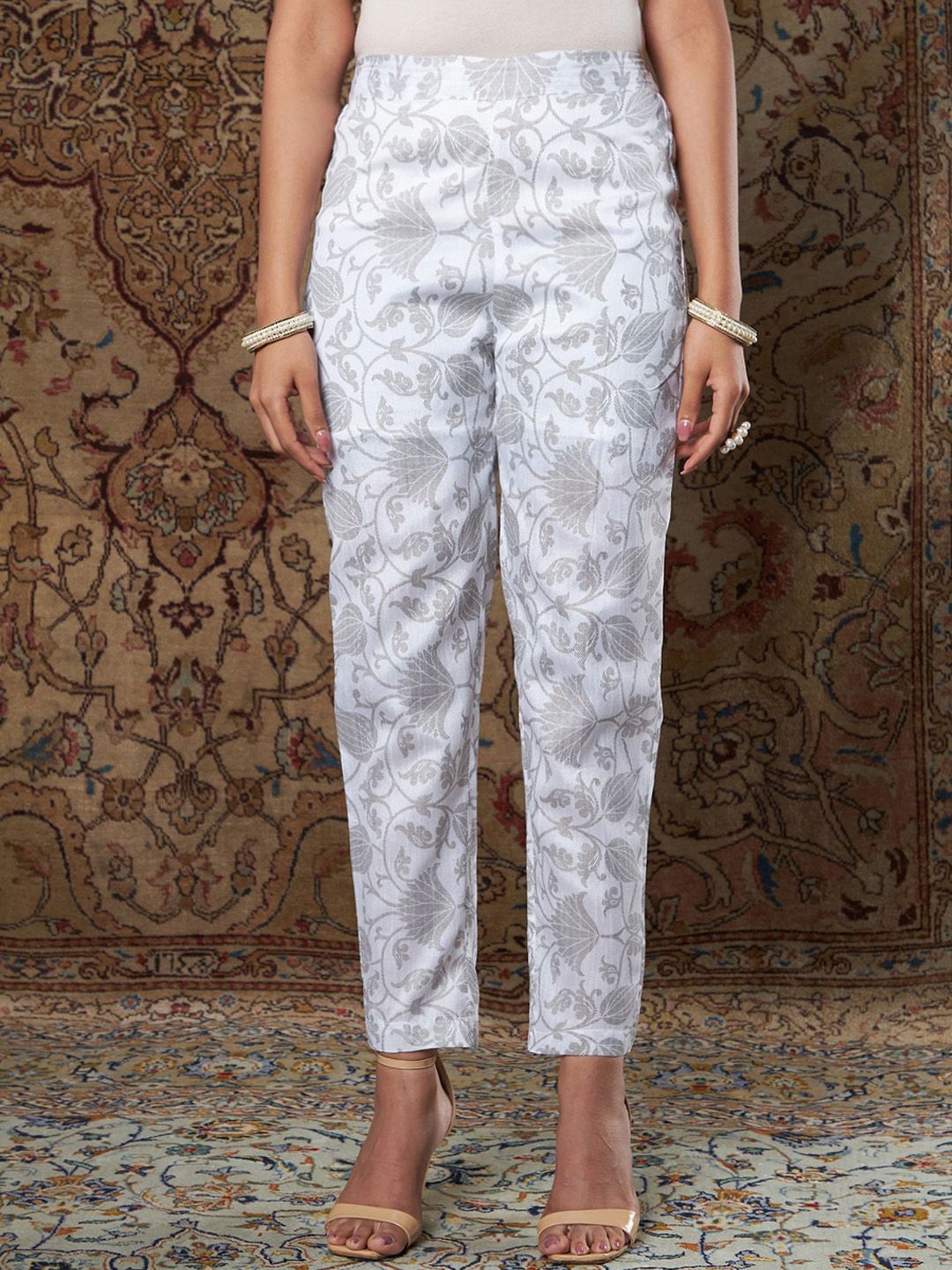 Shae by SASSAFRAS Women Grey Ethnic Motifs Printed Kurta with Trousers