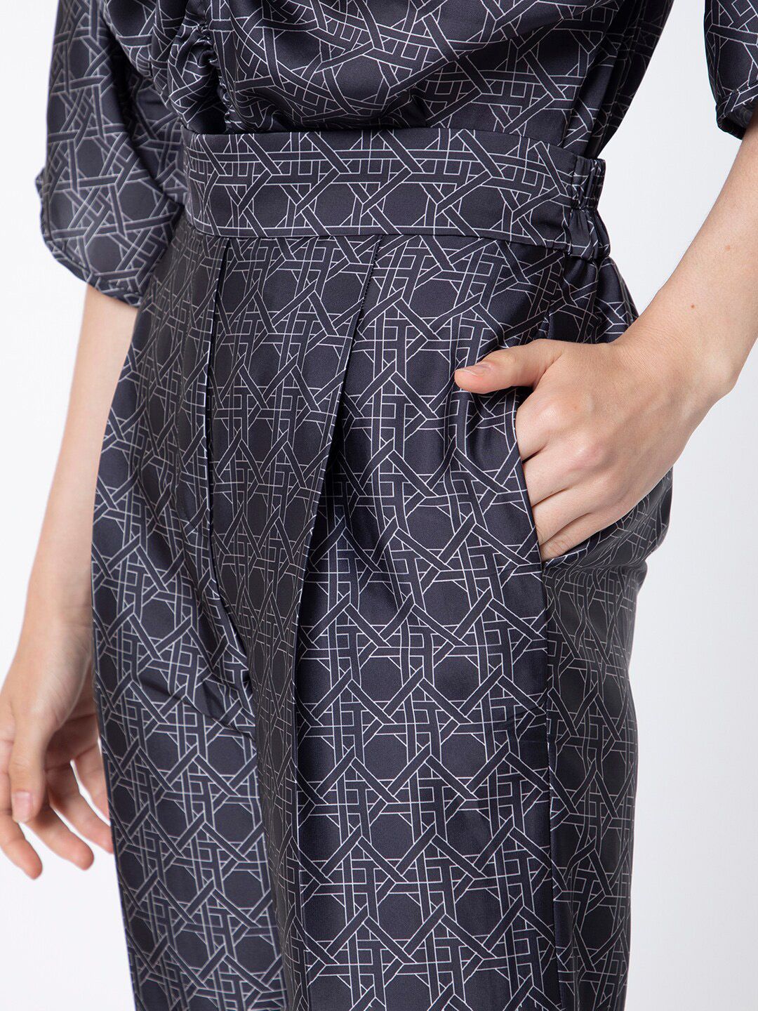 RAREISM Women Geometric Printed Slim Fit Pleated Trousers