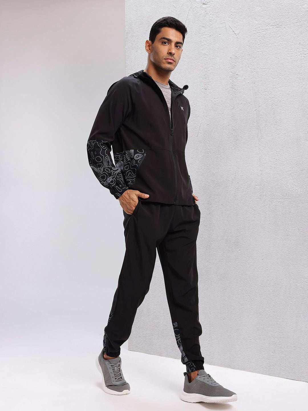 HRX by Hrithik Roshan Men Printed Rapid-Dry Running Tracksuit