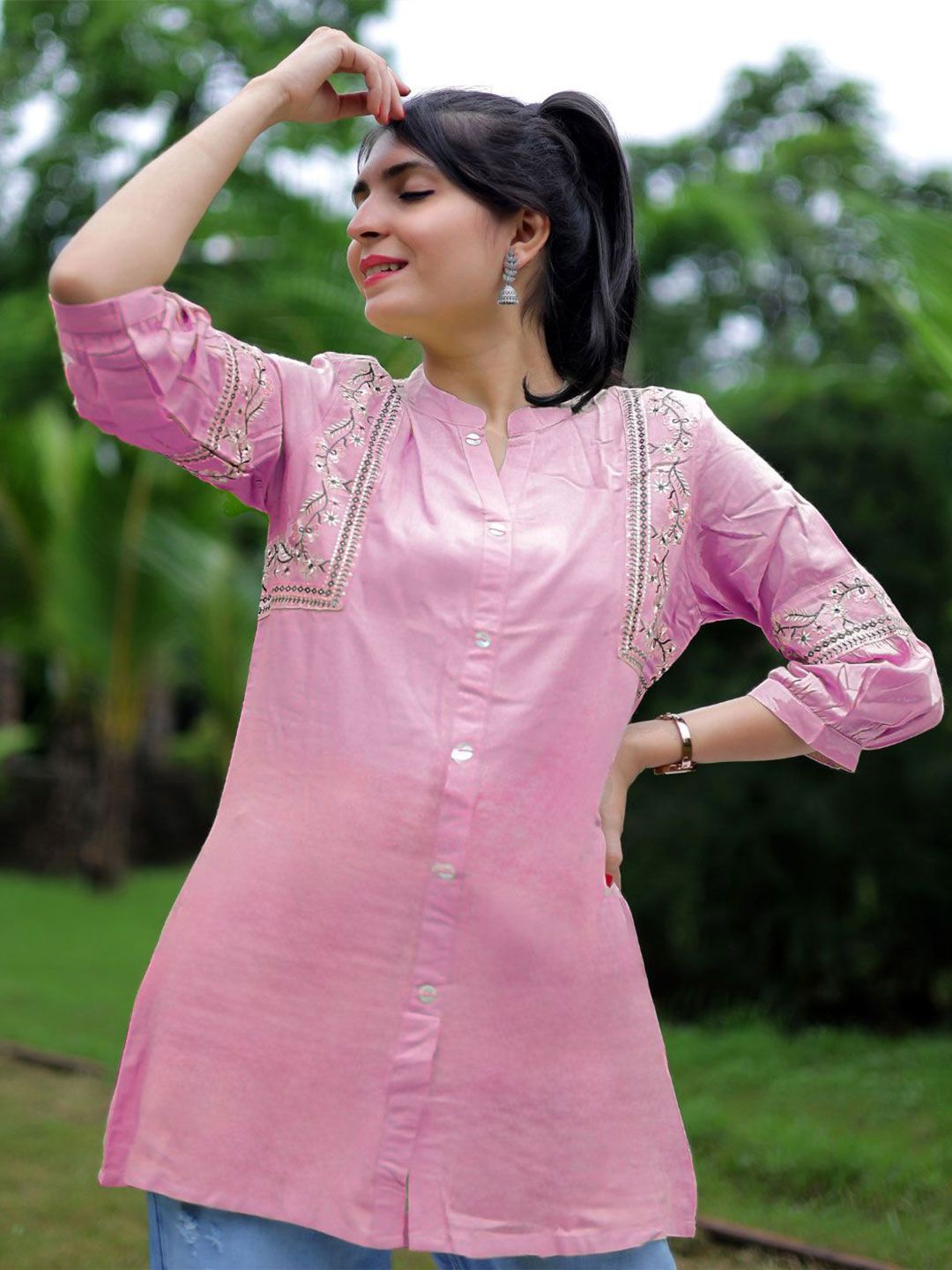KALINI Ethnic Motifs Embroidered Kurti