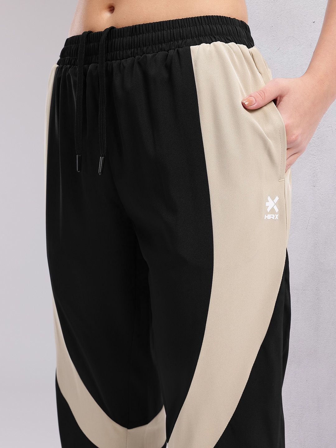 HRX by Hrithik Roshan Woman Colorblocked Rapid-Dry Training Joggers