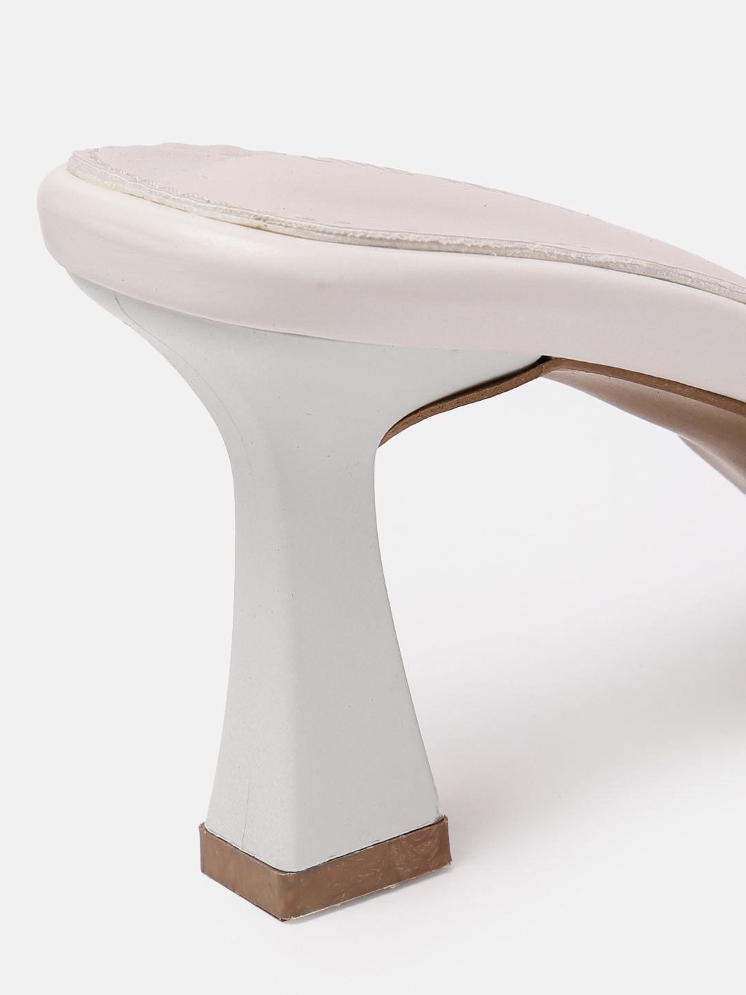 Lino Perros Women Chain Embellished Detail Slim Heels