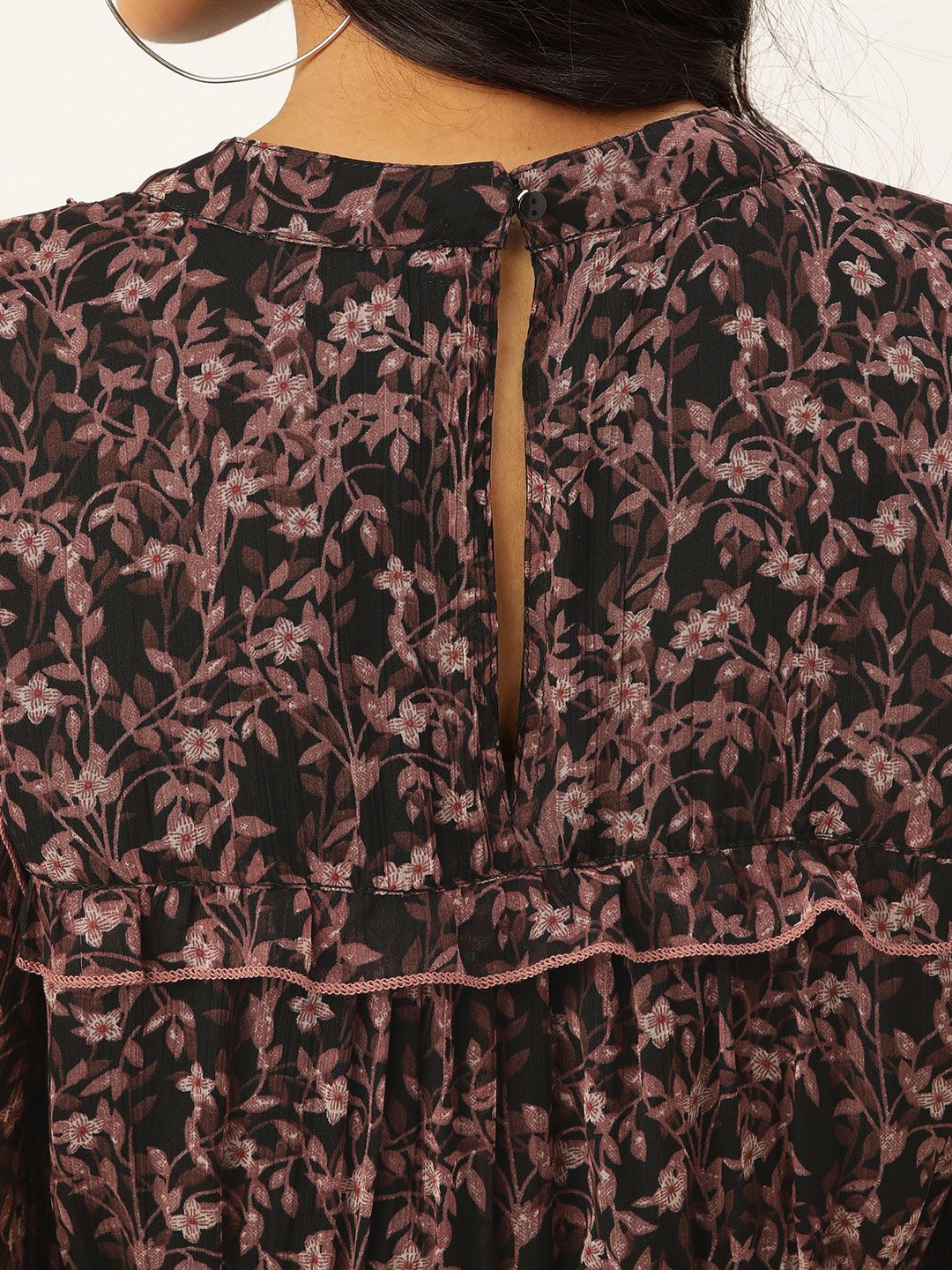 Antheaa Women Black & Mauve Floral Print Maxi Dress