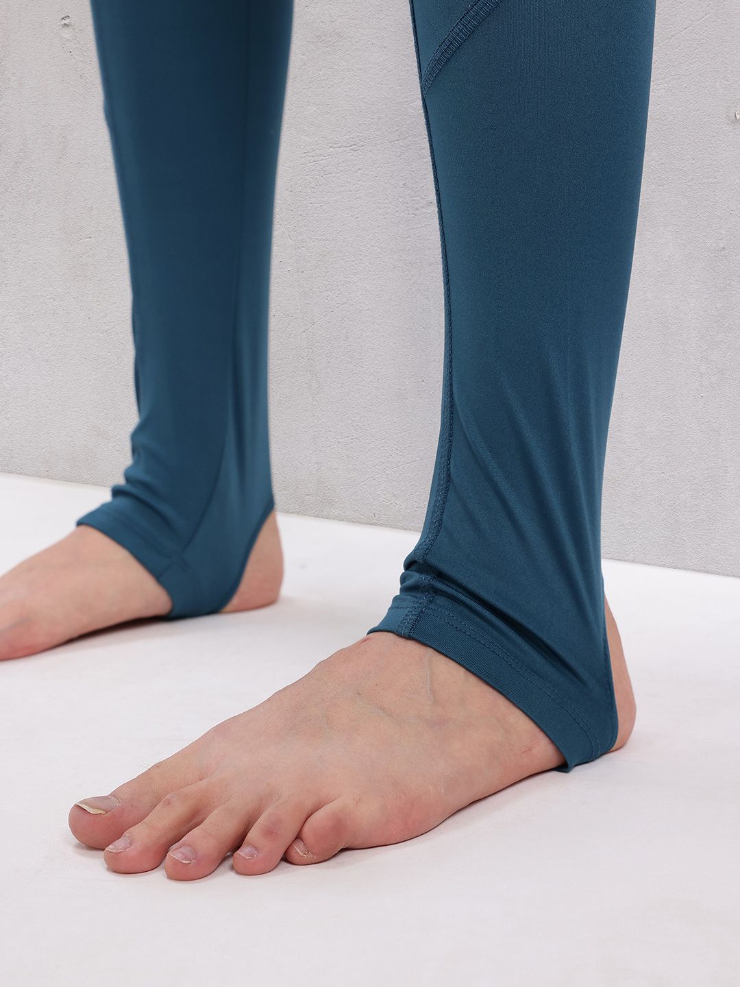 HRX by Hrithik Roshan Women Heel Loop Yoga Tights