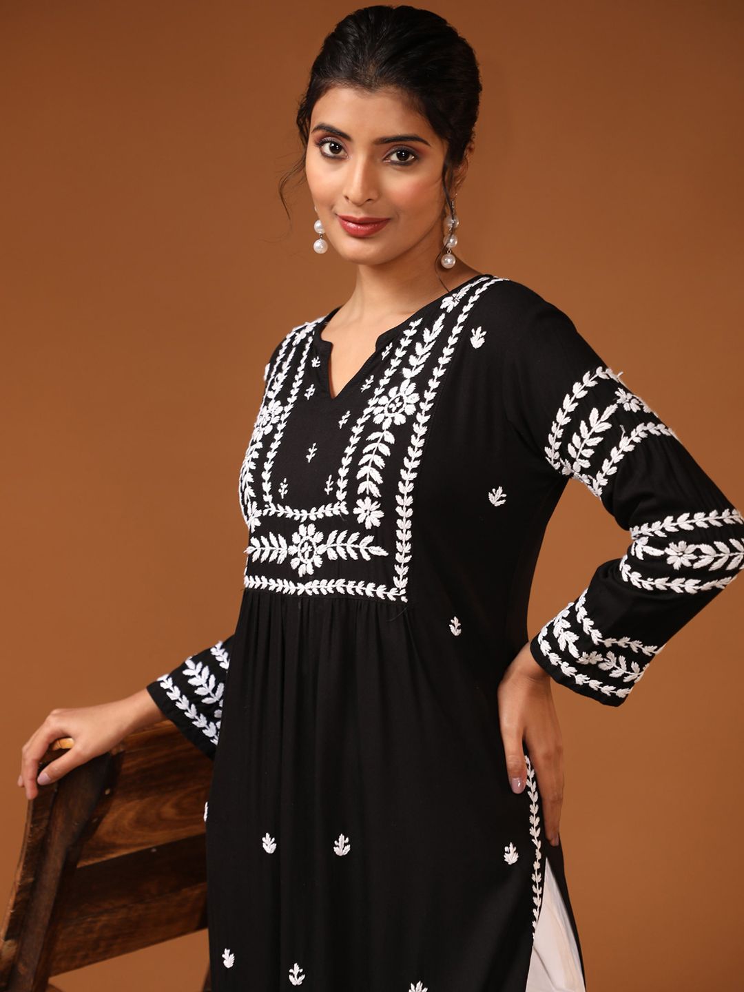 HOUSE OF KARI Women Black Thread Work Kurta