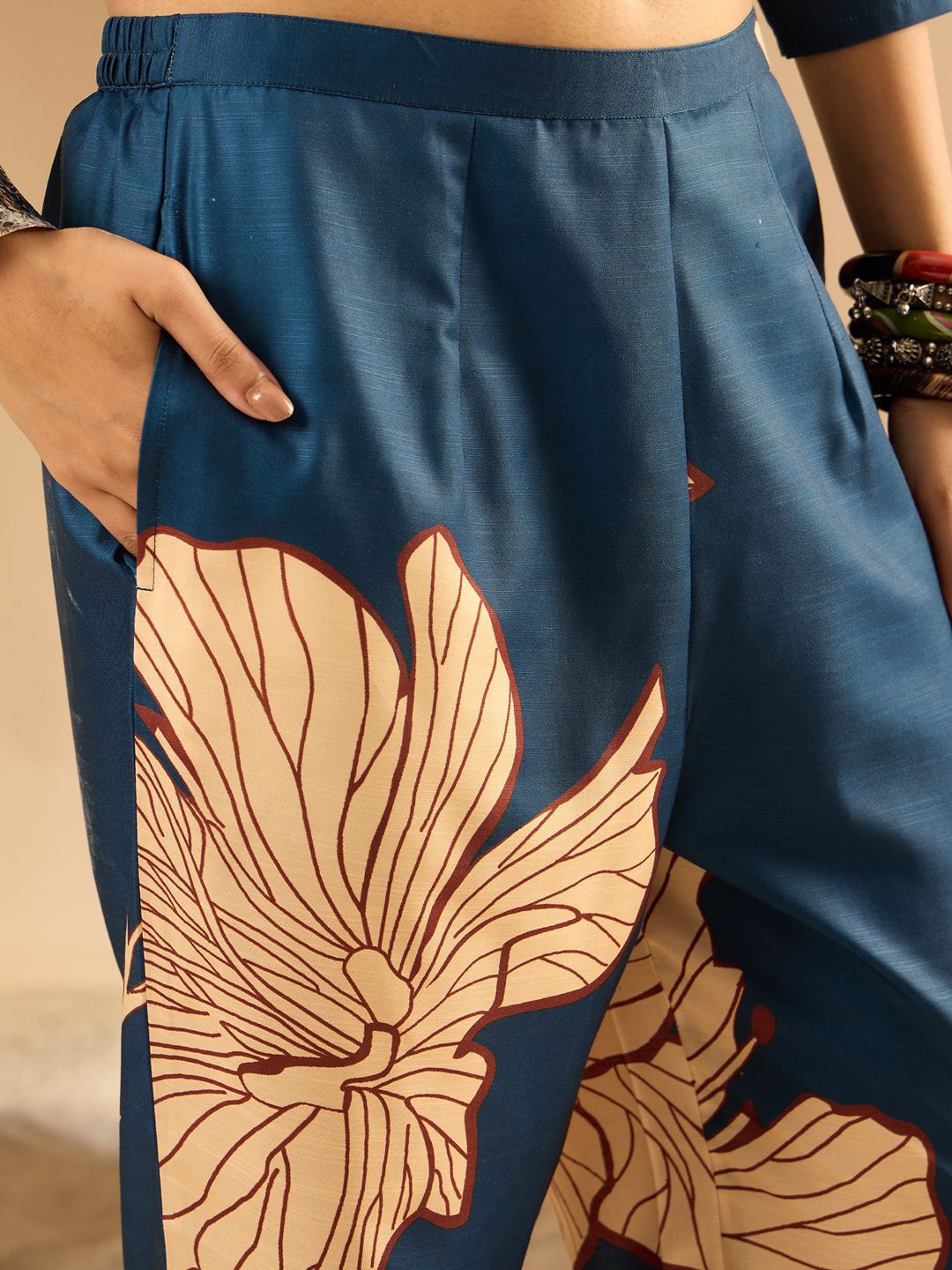 Indo Era Women Floral Printed  Straight Kurta with Trousers