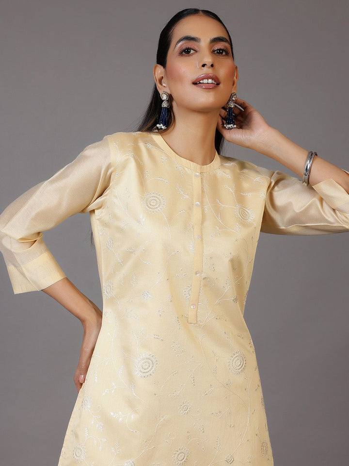 Libas Ethnic Motifs Embroidered Thread Work Kurta