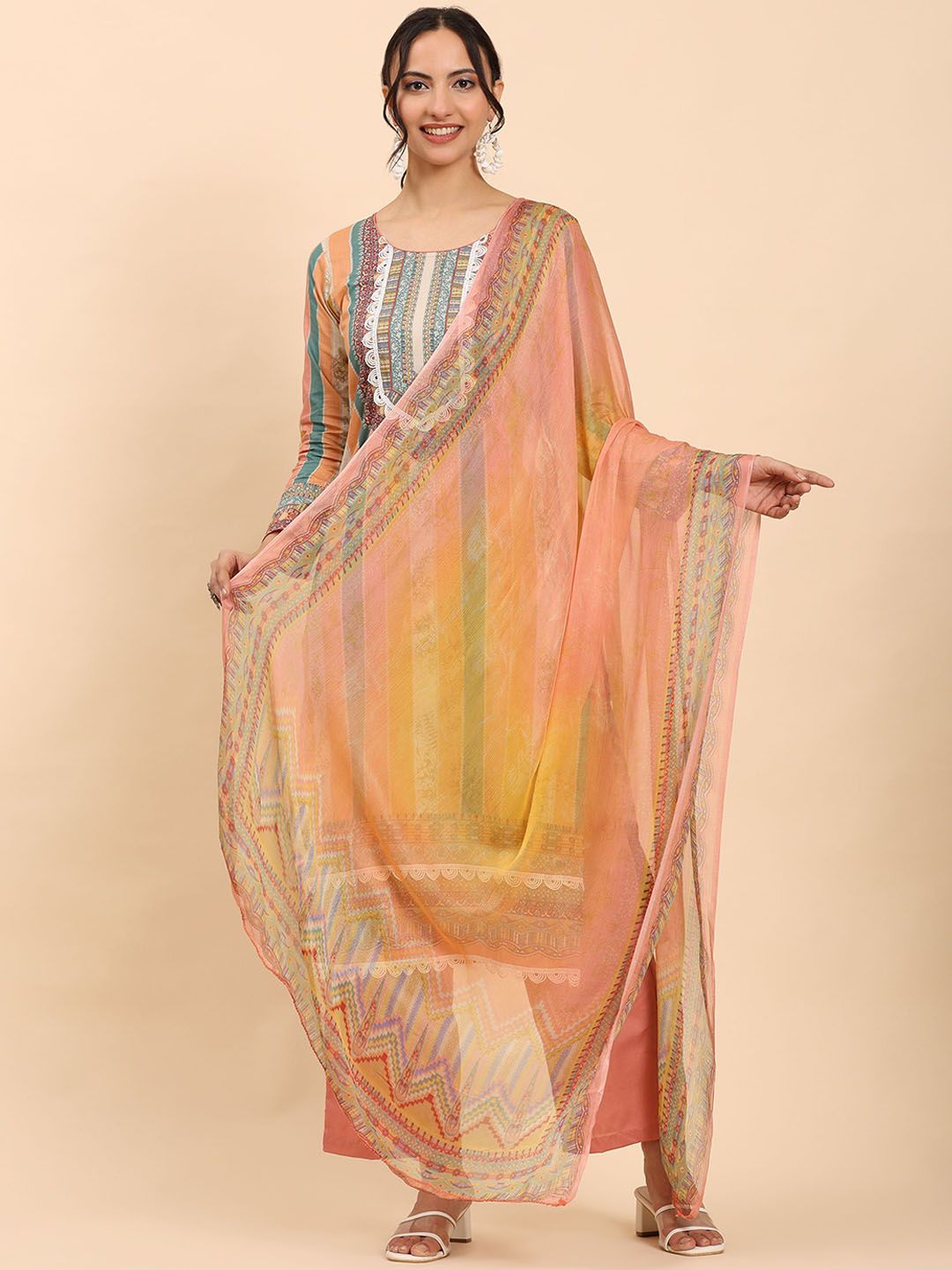 Mamicha Women Printed Gotta Patti Kurta