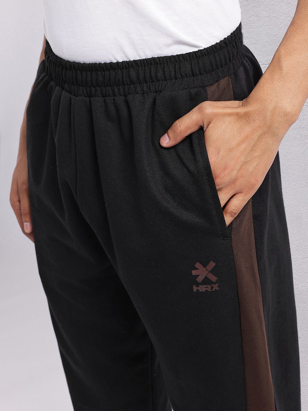 HRX by Hrithik Roshan Men Lifestyle Joggers with Contrast Panels