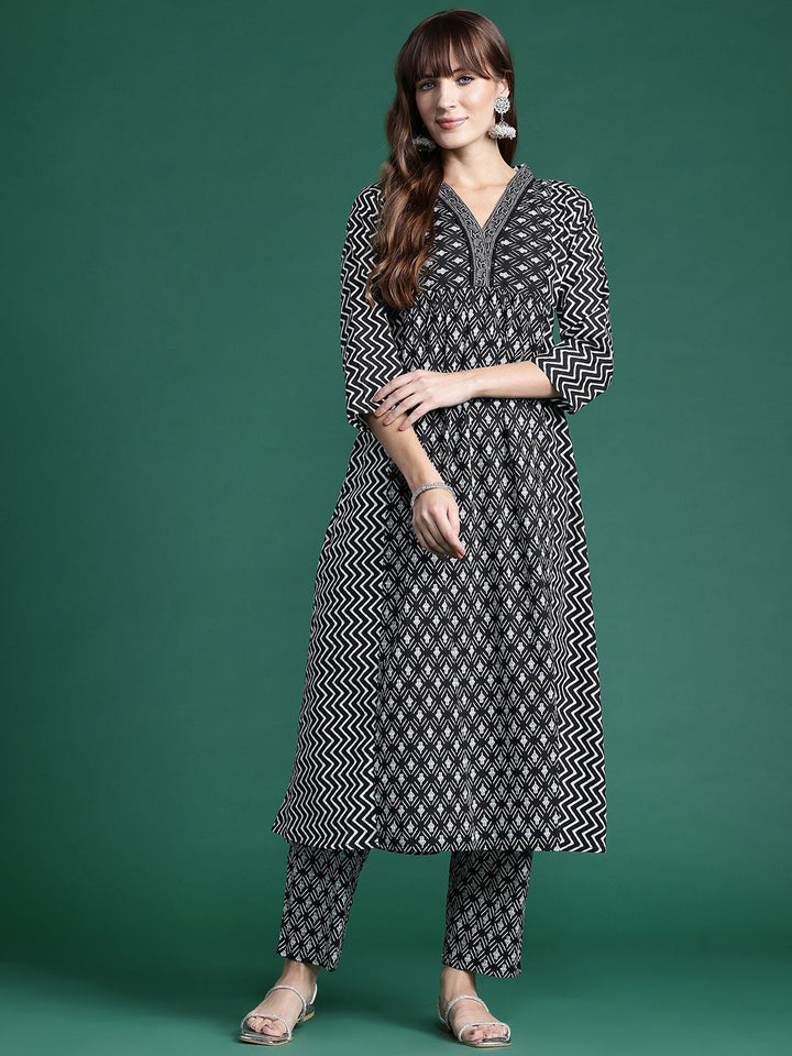 Indo Era Printed Panelled Pure Cotton Kurta with Trousers