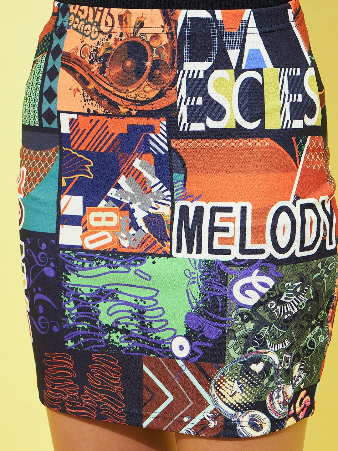 Skirt Mini Pensel Berrylush Bercetak Grafik Berpinggang Tinggi