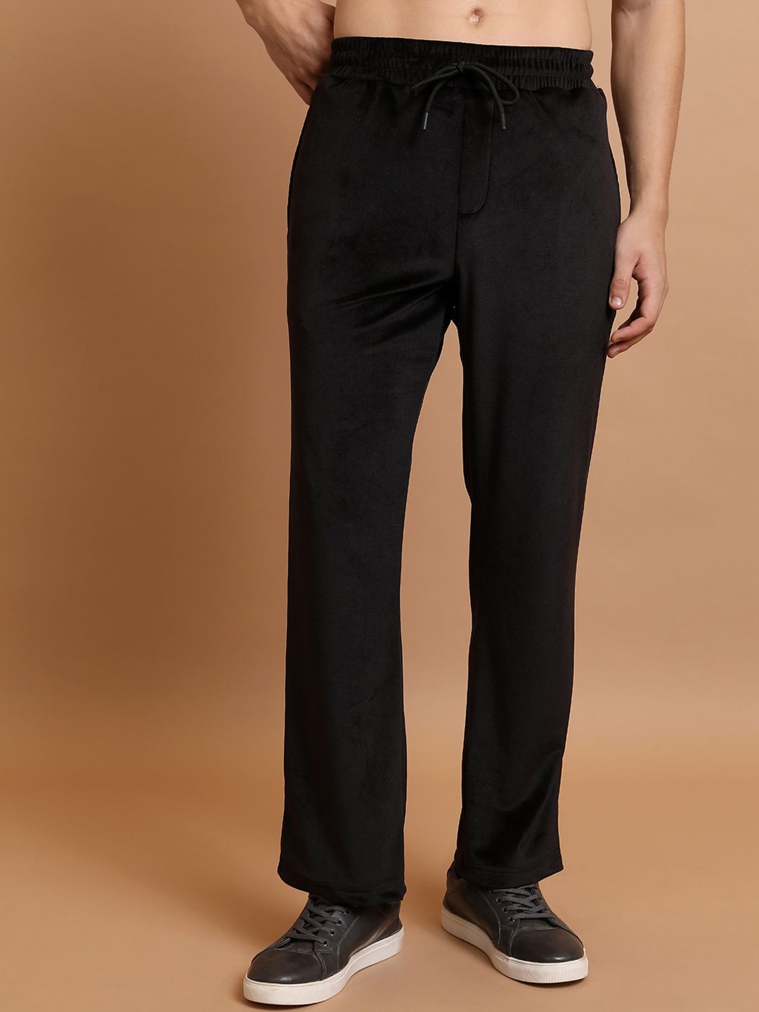 HIGHLANDER High-Neck Sweatshirt With Trouser