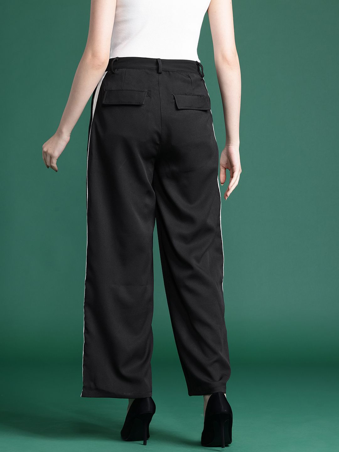 DressBerry Women Striped Regular Fit Trousers