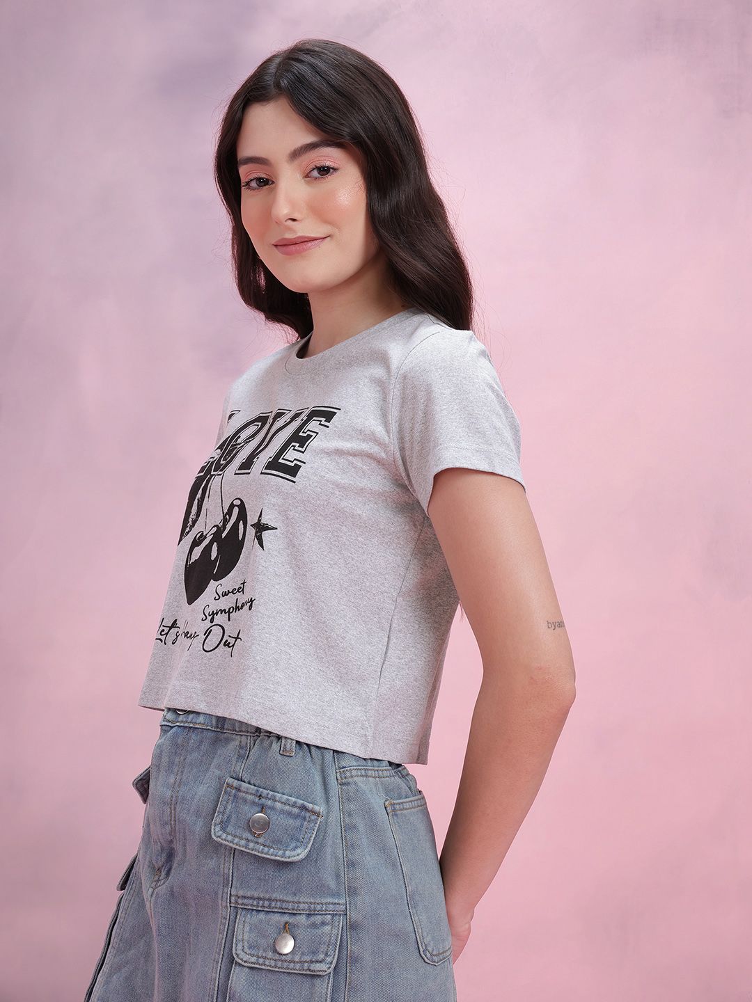 DressBerry Women Typography Printed Crop T-shirt