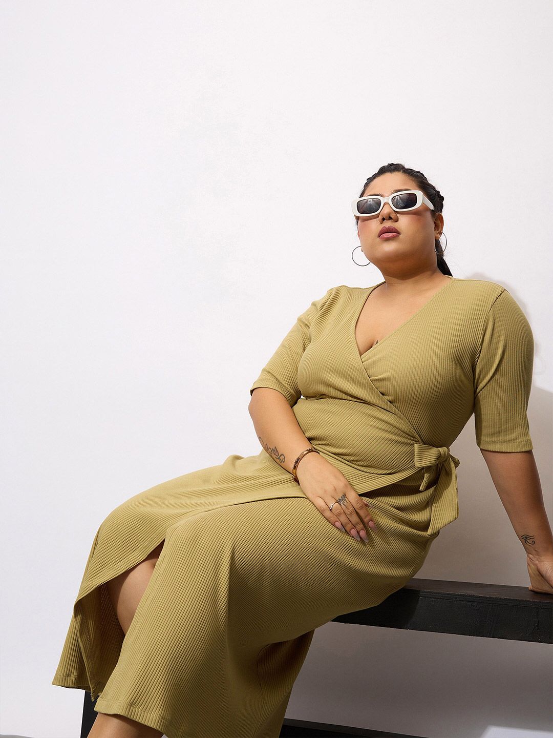 SASSAFRAS Curve Plus Size V-Neck Tie-Ups Detail Wrap Midi Dress