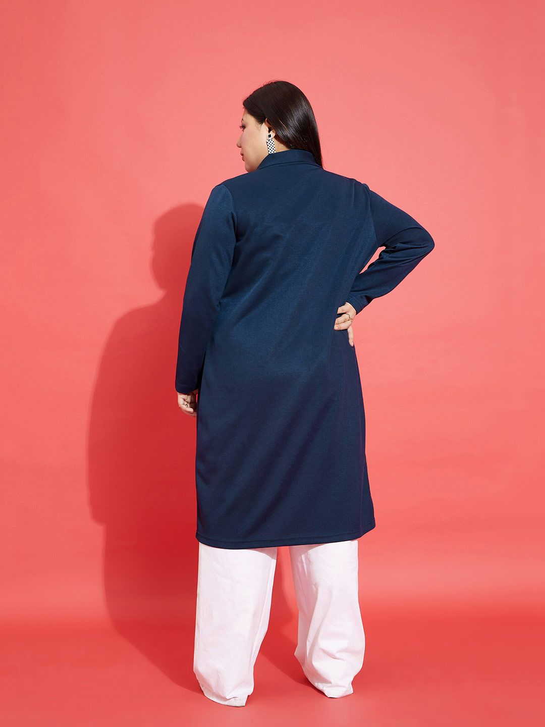 SASSAFRAS Curve Plus Size Longline Open Front Shrug