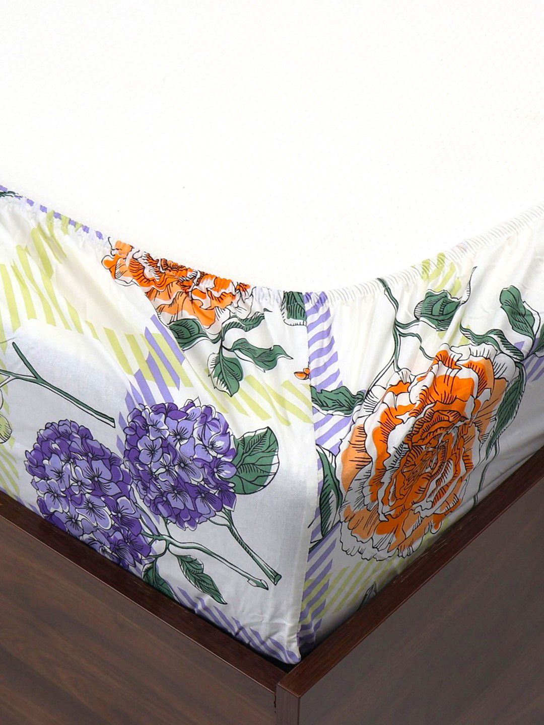 BOMBAY DYEING Allure Purple Floral Cotton 144TC Fitted Bedsheet Set-1.52m X 1.98m X30cm