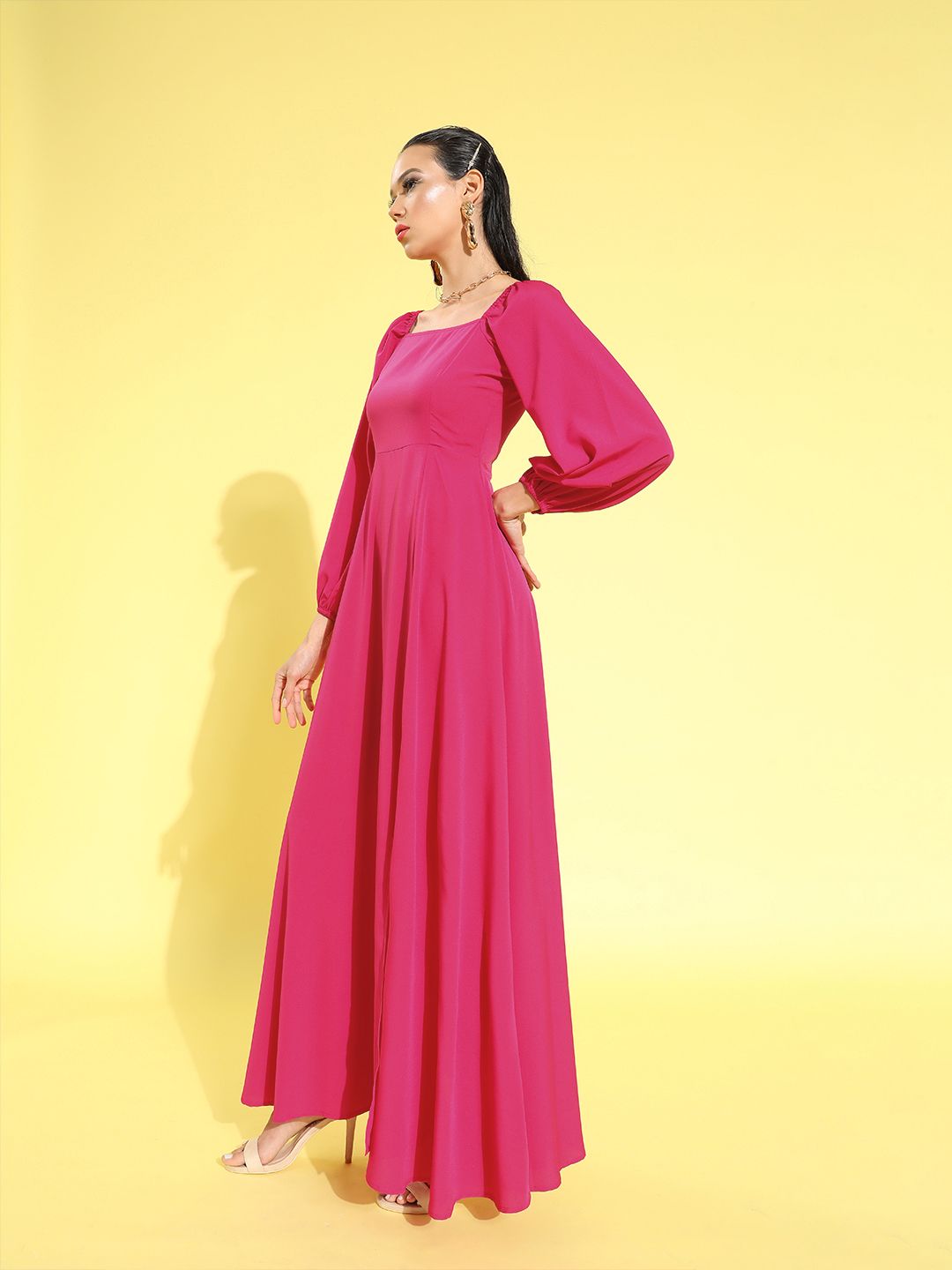 Berrylush Pink Solid Puff Sleeves Dress