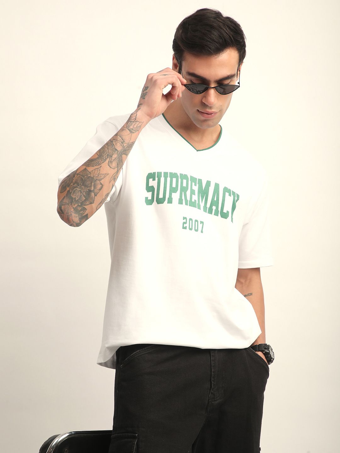 DILLINGER Men Short Sleeve Oversized V-Neck Printed Tshirt